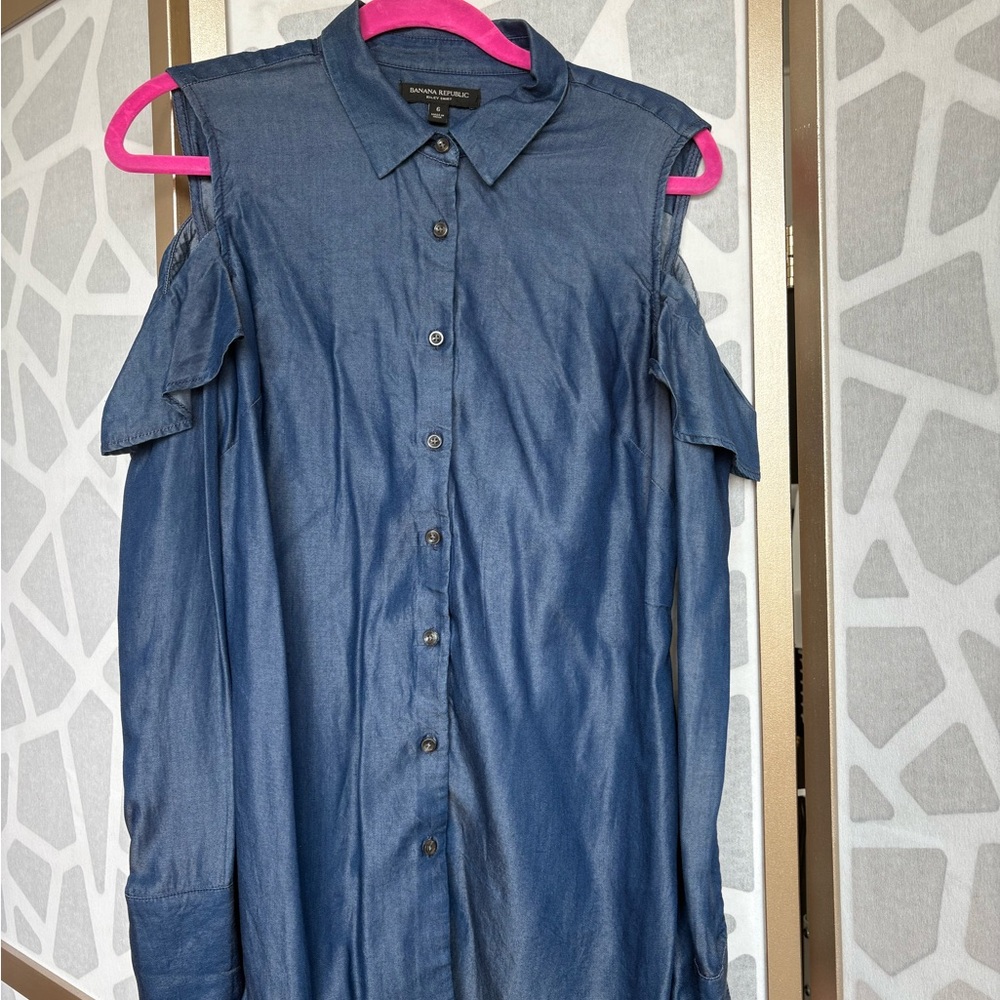 Banana Republic Blue Button Down Shirt with Dress Shirt Collar